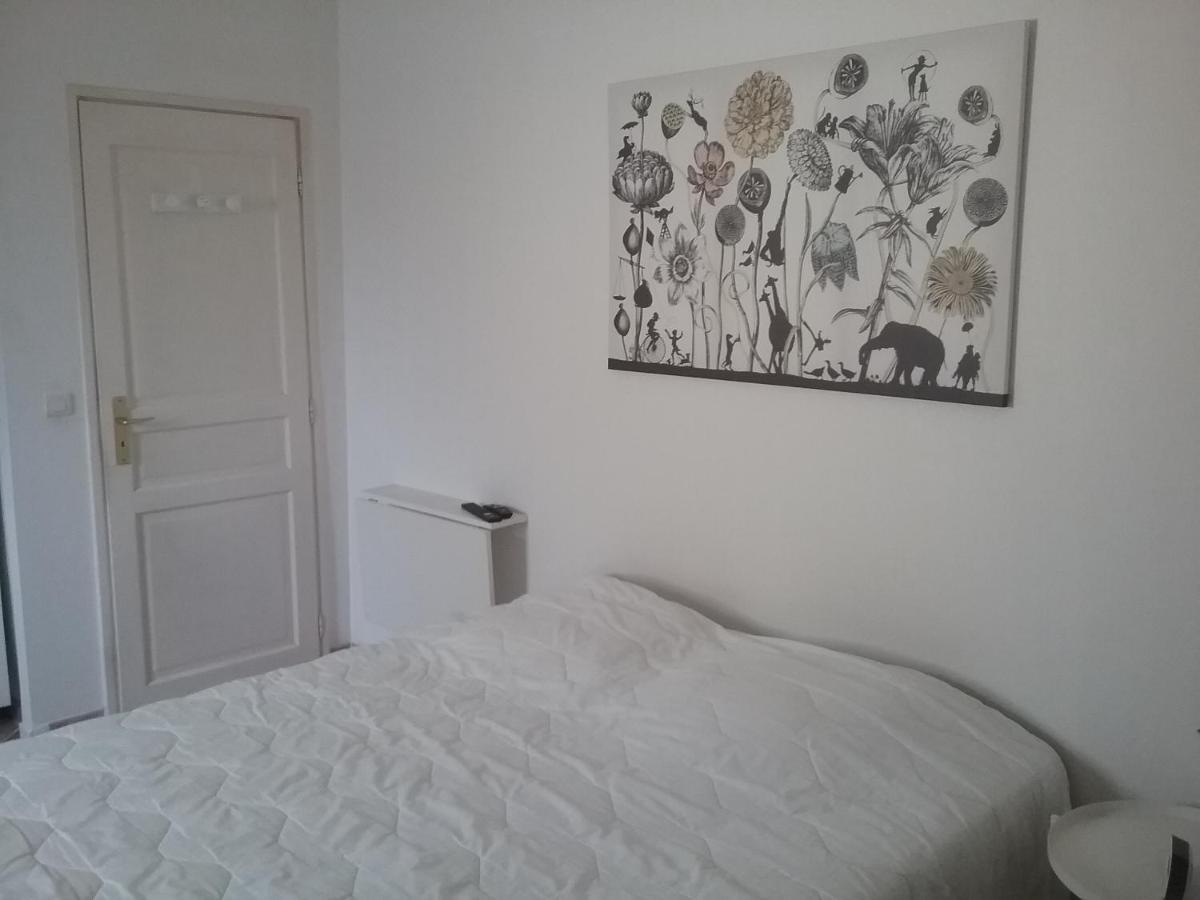 Une Chambre En Ville LʼIsle-sur-la-Sorgue Exterior foto